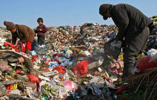 garbage in China, poverty