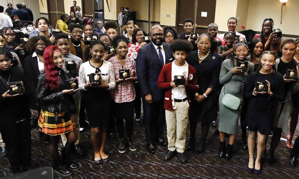 Southland College Prep Golden Apple winners with award-winning journalist John W. Fountain and Dr. Davis. (PHOTO SUPPLIED)