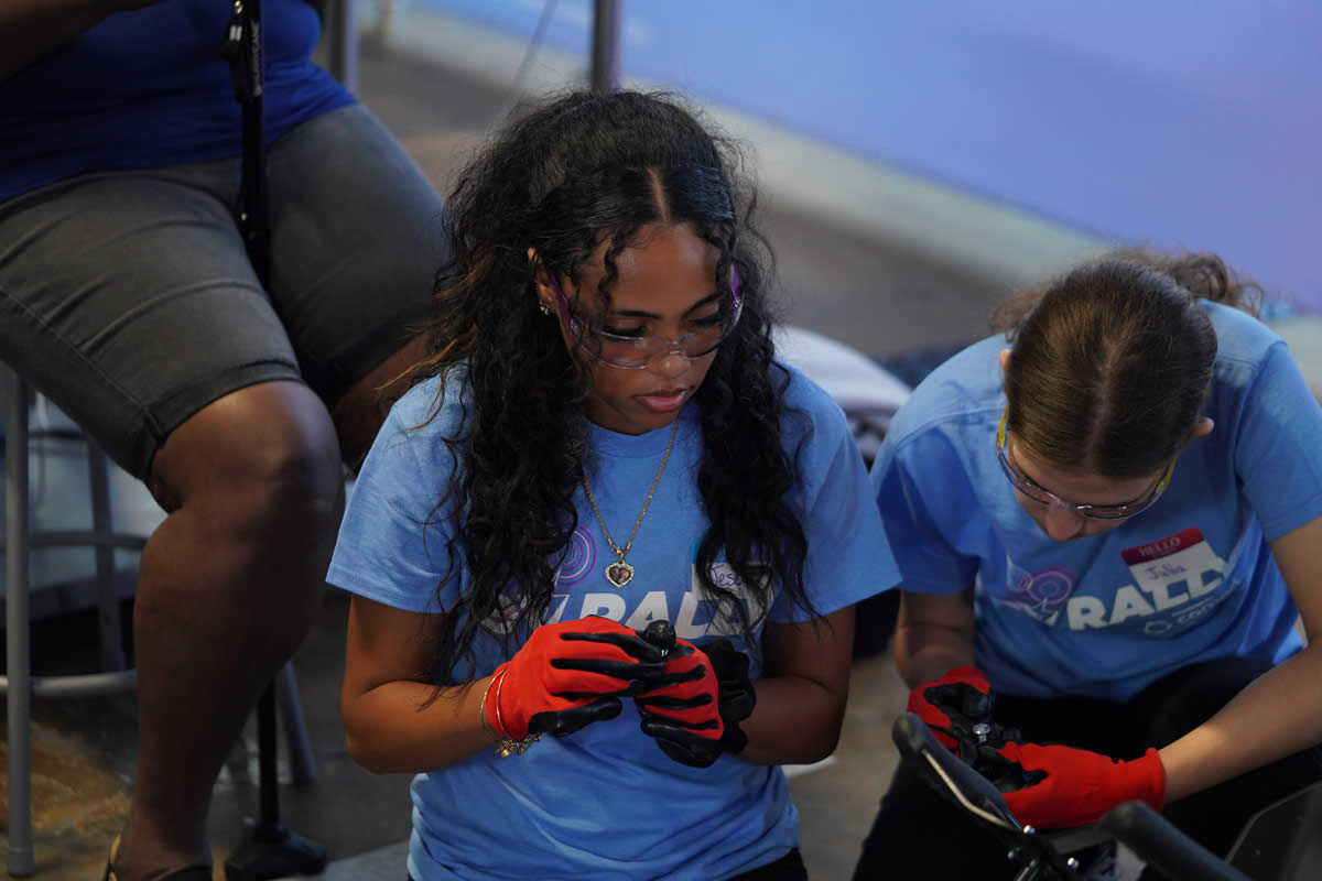 Jesa Webb, left, works with young women at Build Night. (PHOTO SUPPLIED)