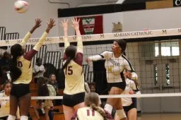 Marian Catholic Women Volleyball fall to St. Ignatius